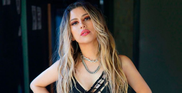 Karla Melo arrasa con micro bikini desde las playas de Punta Cana