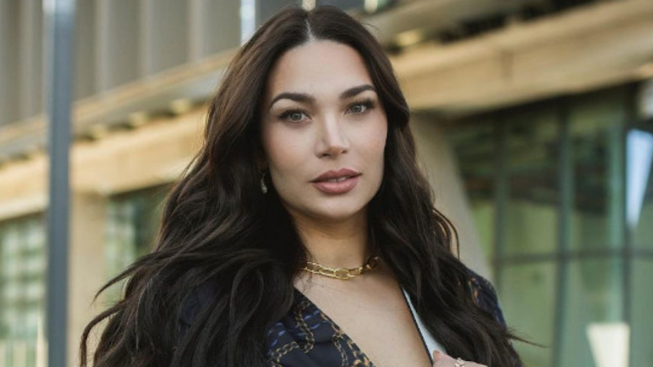 Lisandra Silva luce su segundo embarazo con elegante desnudo