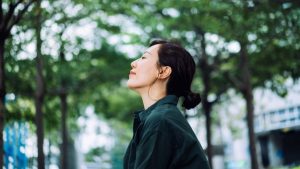 Cómo la meditación te hace más productiva en el trabajo