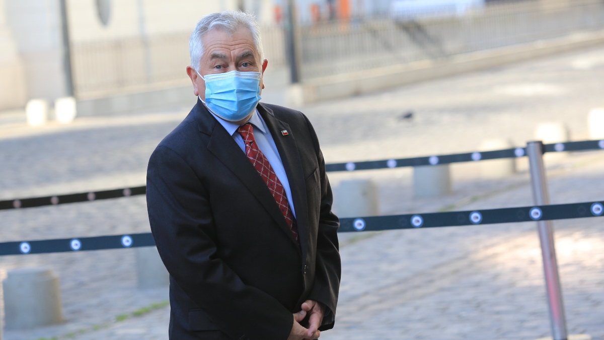 Ministro Enrique París entregó varias recomendaciones sanitarias para votar seguro en estas jornada de elecciones