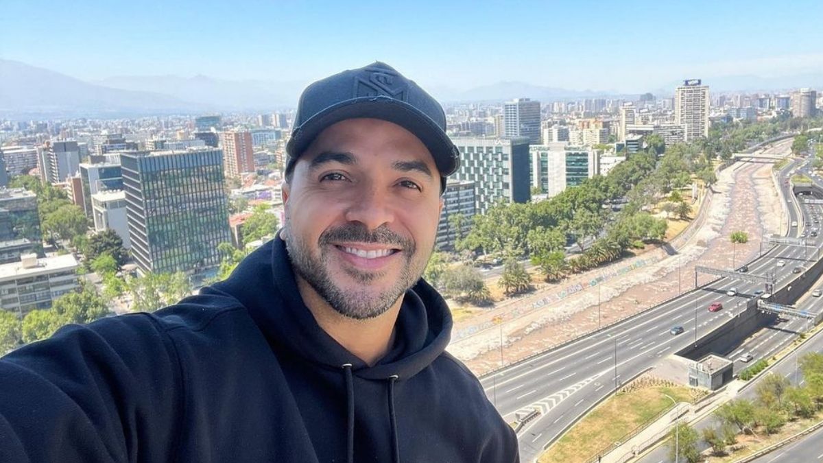 ¡Se volvió loco!: Luis Fonsi celebró su mención en «Qué dice Chile»