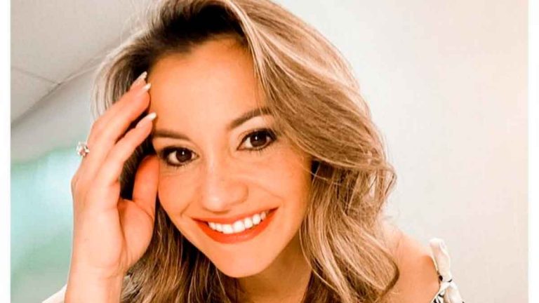 La periodista Rayén Araya se lució en baile al estilo TikTok