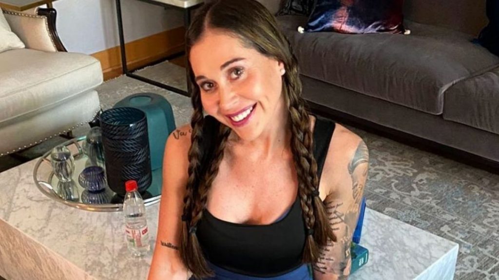 Valentina Roth Cameo