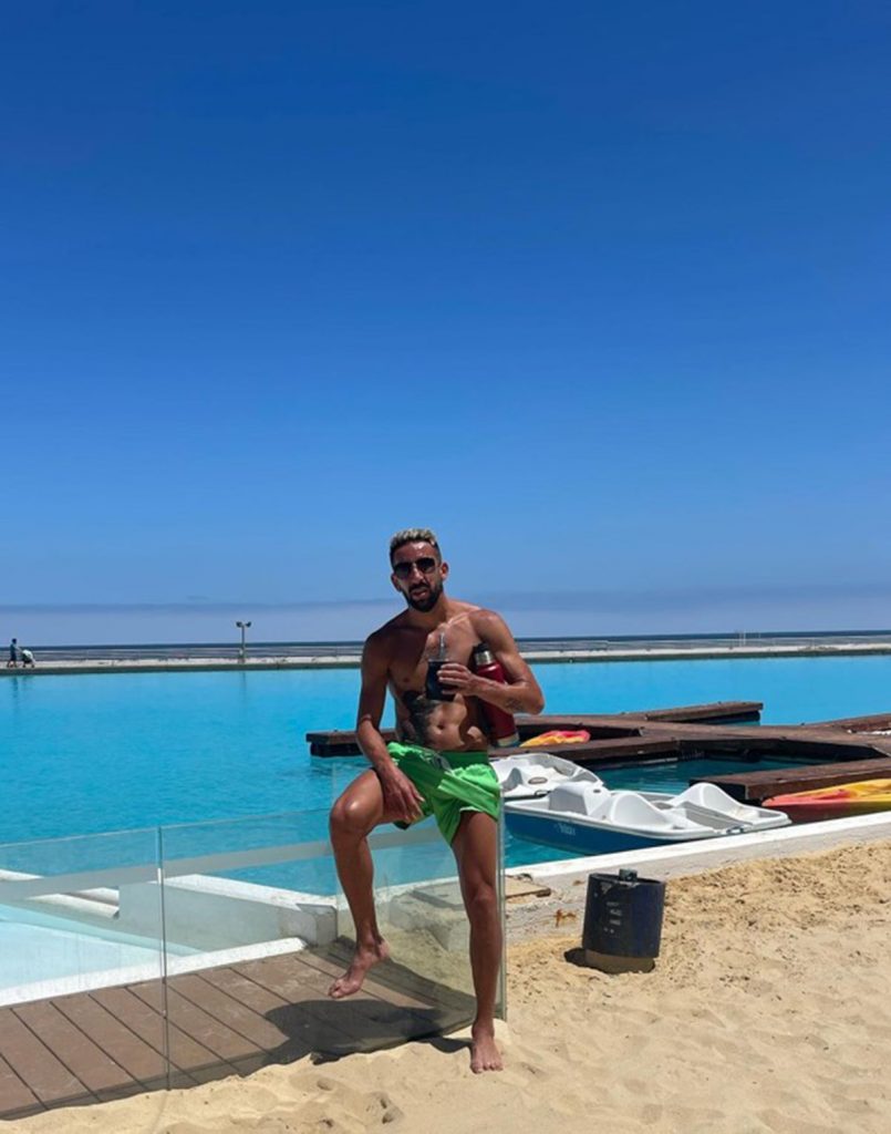 Mauricio Isla En La Playa 2