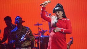 ¡Impensado! Mon Laferte reveló una nueva consecuencia de su embarazo