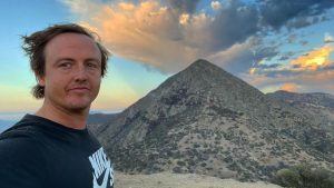 Chispa funa a Carabineros, pero después tuvo que bajar el video