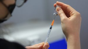 "Ya lo estamos planificando": Minsal evalúa fecha de inicio de la cuarta dosis