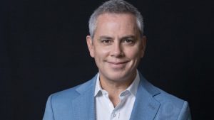 "Hasta nunca ego": José Miguel Viñuela irrumpe con potente reflexión