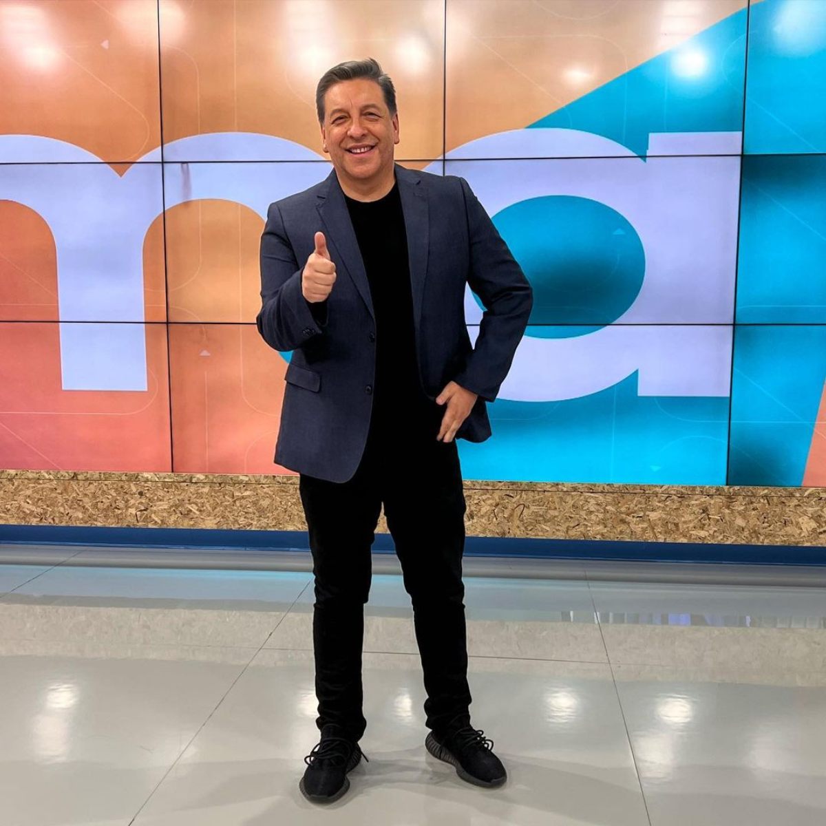 Julio Cesar Contigo Manana