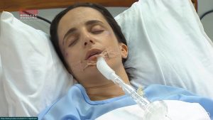 ¡Por fin! Martina despertó en medio de una amenaza y fanáticos de "Verdades Ocultas" celebraron en redes