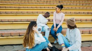 ¿Qué significa soñar con amigos?