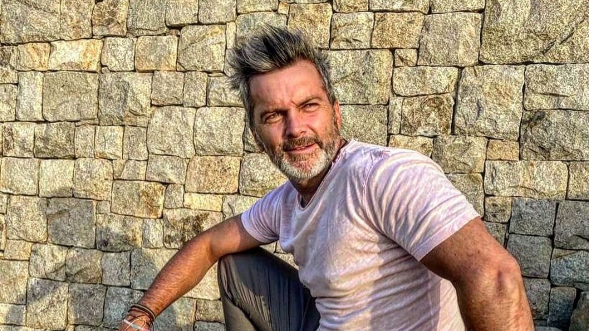 Cristián Sánchez enciende las redes sociales con foto desde la playa