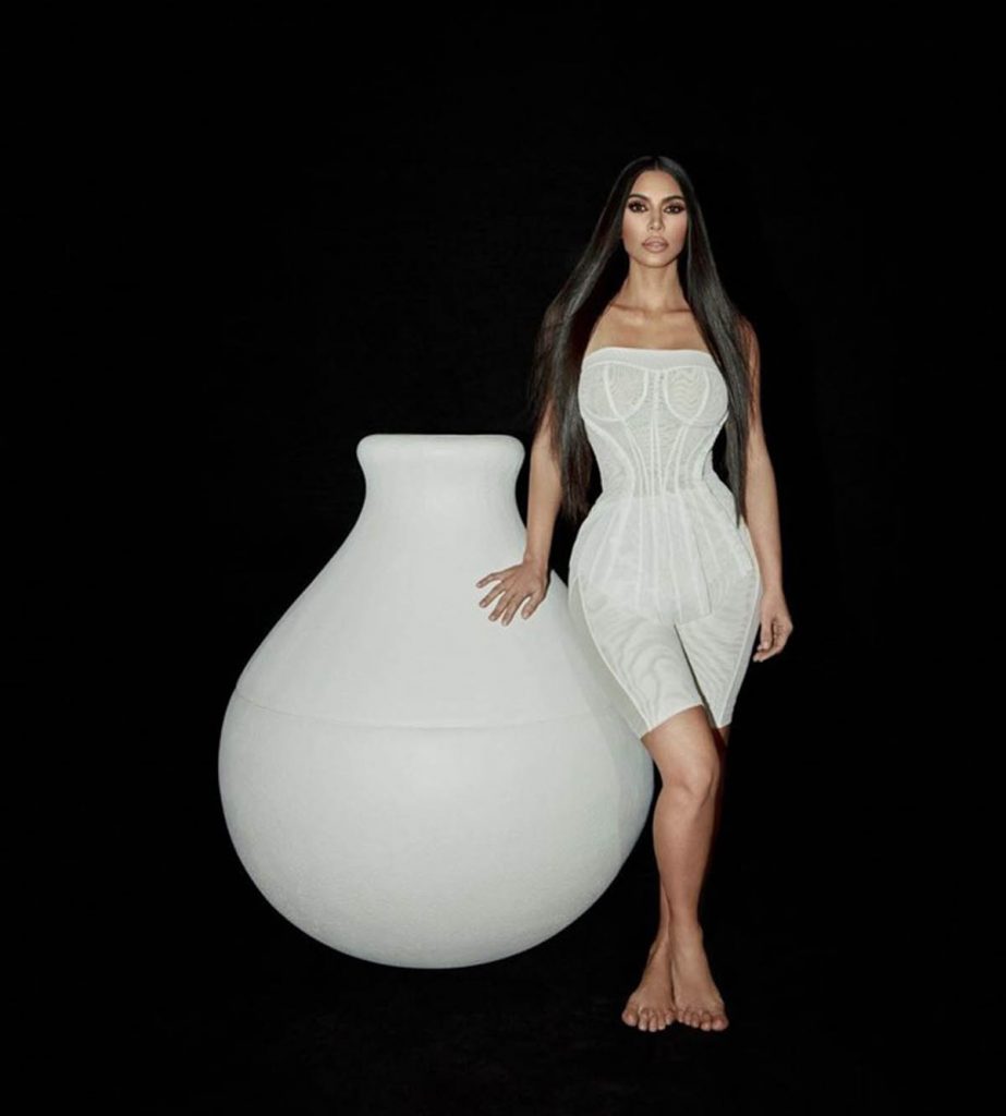 Kim Kardashian Con Photoshop