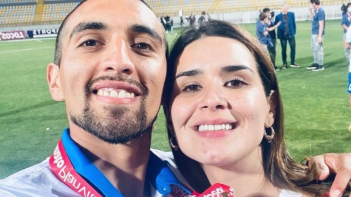 Novia de futbolista de la UC se convirtió en viral: Se casaba por la iglesia y su marido canceló el matrimonio