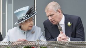 Por denuncia de abuso sexual: Reina Isabel II retira honores al príncipe Andrés