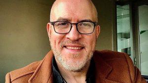 «No cabe una voz en off»: El reconocido locutor Jaime Davagnino no volverá en la nueva temporada de Rojo