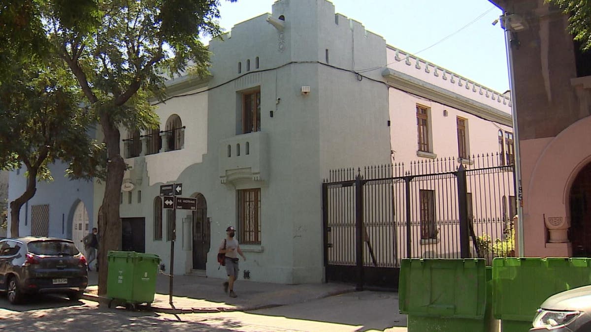 Municipalidad de Santiago anuncia corte permanente en calle donde estará la casa de Boric