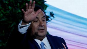 La denuncia de conocido comediante chileno tras vivir insólito momento en el aeropuerto: "Pasan a llevar a sus clientes como quieren"