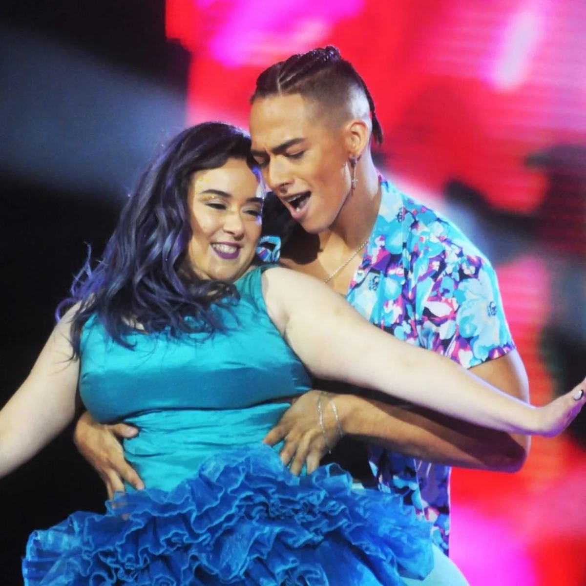 Christell Y Luciano Aquí Se Baila