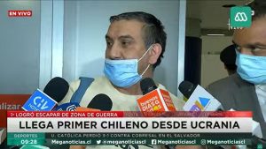 Llega el primer chileno desde Ucrania: Rodrigo Espinoza dejó el país junto a su esposa y dos hijas