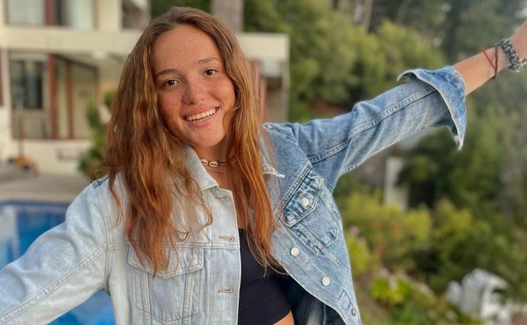 Laura de la Fuente compartió fotos de especial ceremonia en su colegio