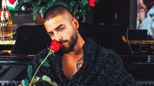 Maluma es fotografiado con su nueva novia paseando por Grecia