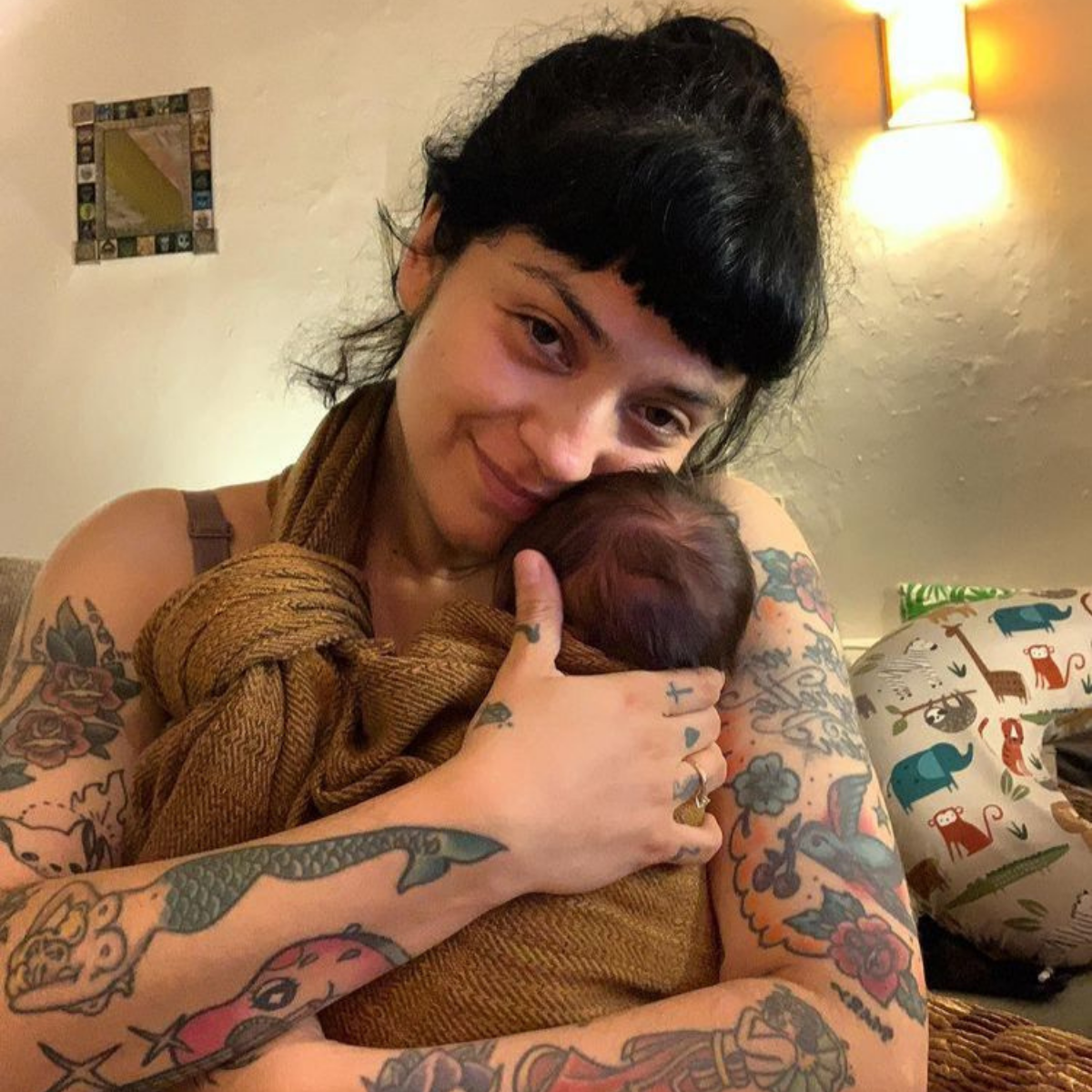 Mon Laferte Bebé Joel (2)