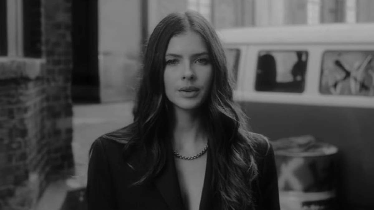 ¡Seca! China Suárez estrenó canción y video en YouTube