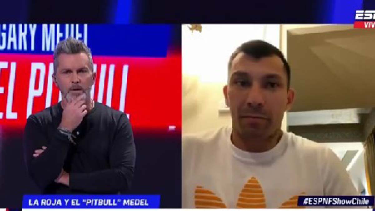 El incómodo ida y vuelta de Cristián Sánchez y Gary Medel en vivo