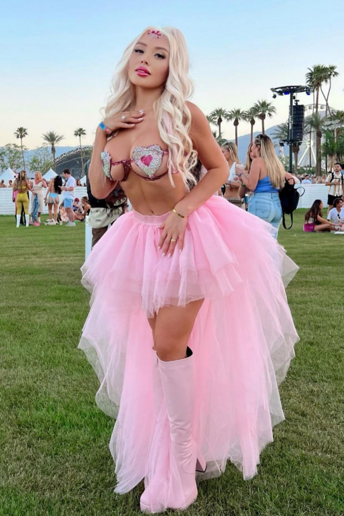 Daniella Chávez Look 2