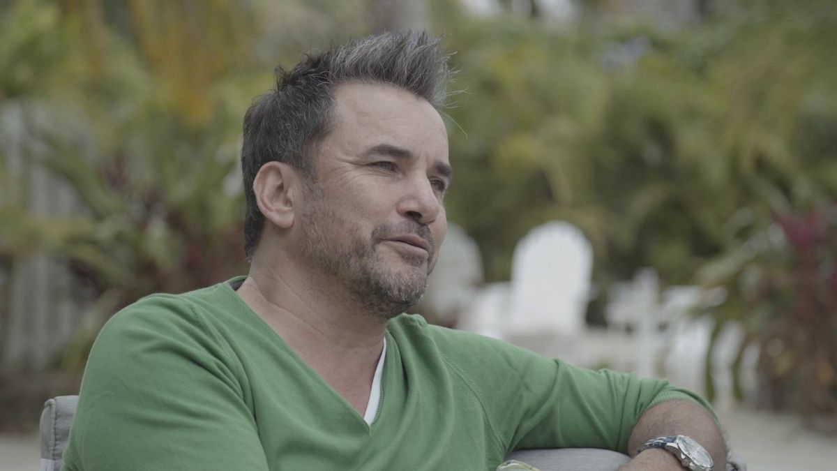 “Recuerdo que hacíamos magia”: Douglas conversó en De tú a tú sobre su dura infancia