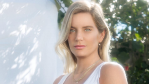 ¡Morimos de amor!: Javiera Acevedo enterneció las redes con el gesto de su hijo a sus perritos