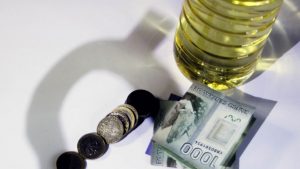 Aceite barato: decenas de personas arrasaron con su compra en un supermercado