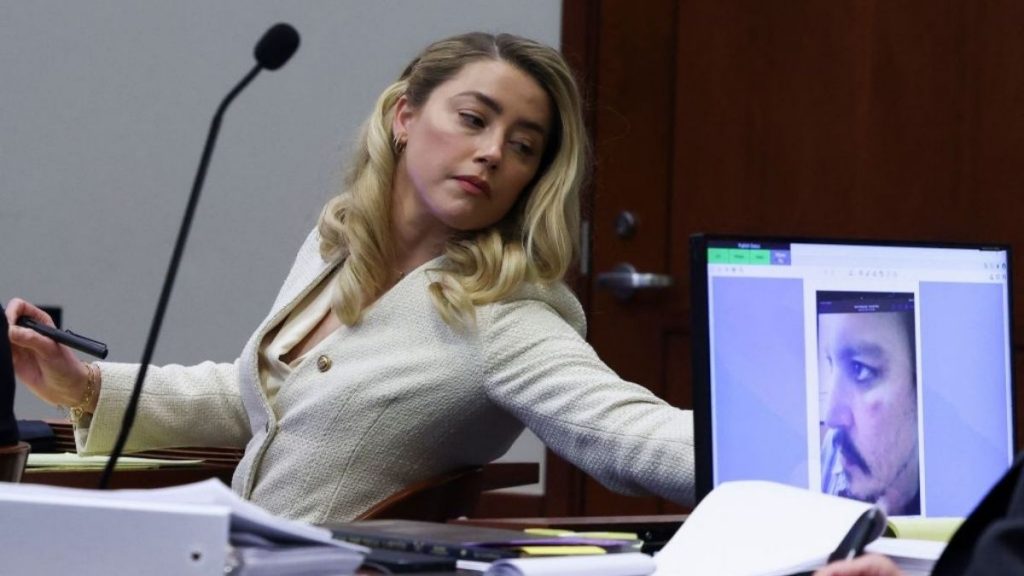 Amber Heard Agresiones