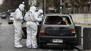 Confirman que hombre que se quemó a lo bonzo frente a La Moneda es hermano de empresario asesinado en enero