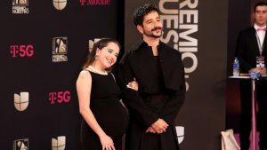 Línea de ropa inspirada en el hijo de Evaluna y Camilo se llena de críticas