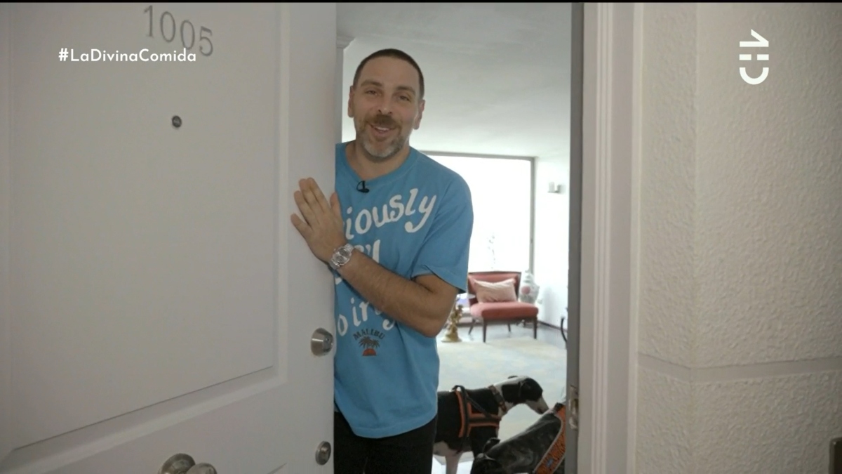 "Llegamos a perrolandia": José Antonio Neme mostró su departamento en La Divina Comida