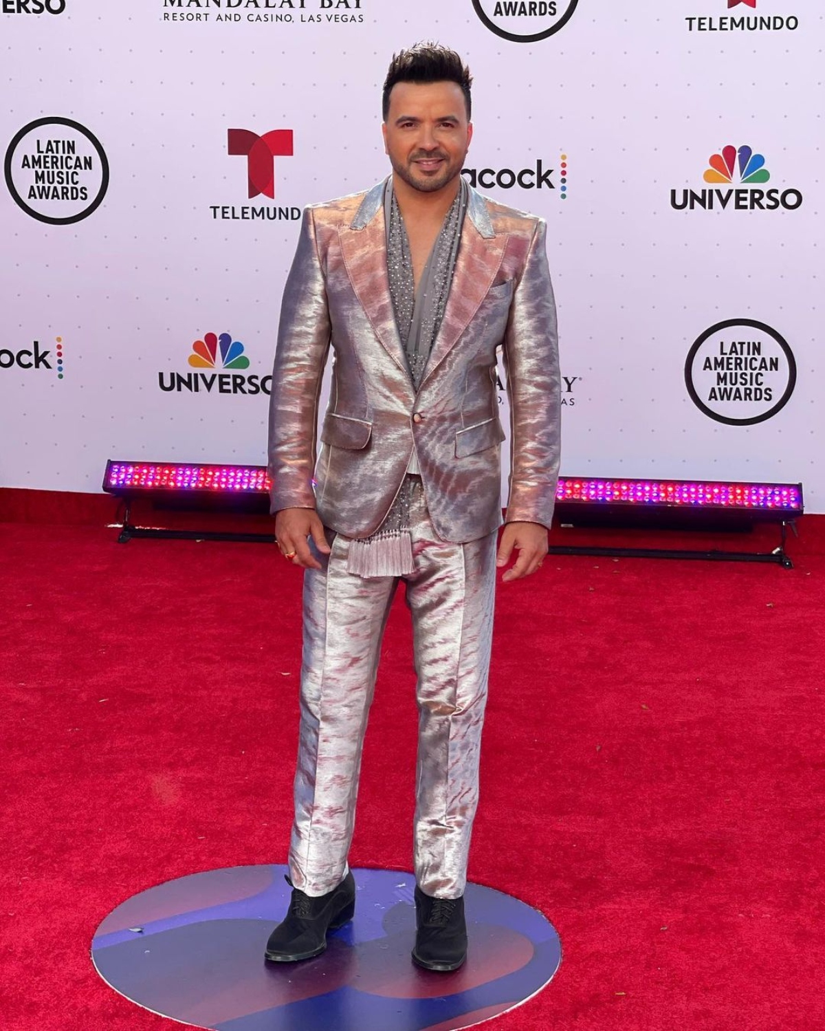 Luis Fonsi Latin Amas