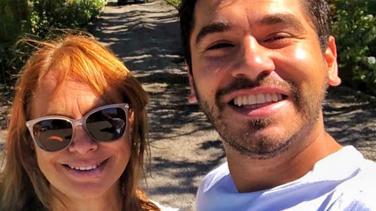 Gino Costa Y Su Mamá