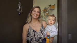 ¡Con Kai por todos lados! Así es la casa de Javiera Acevedo