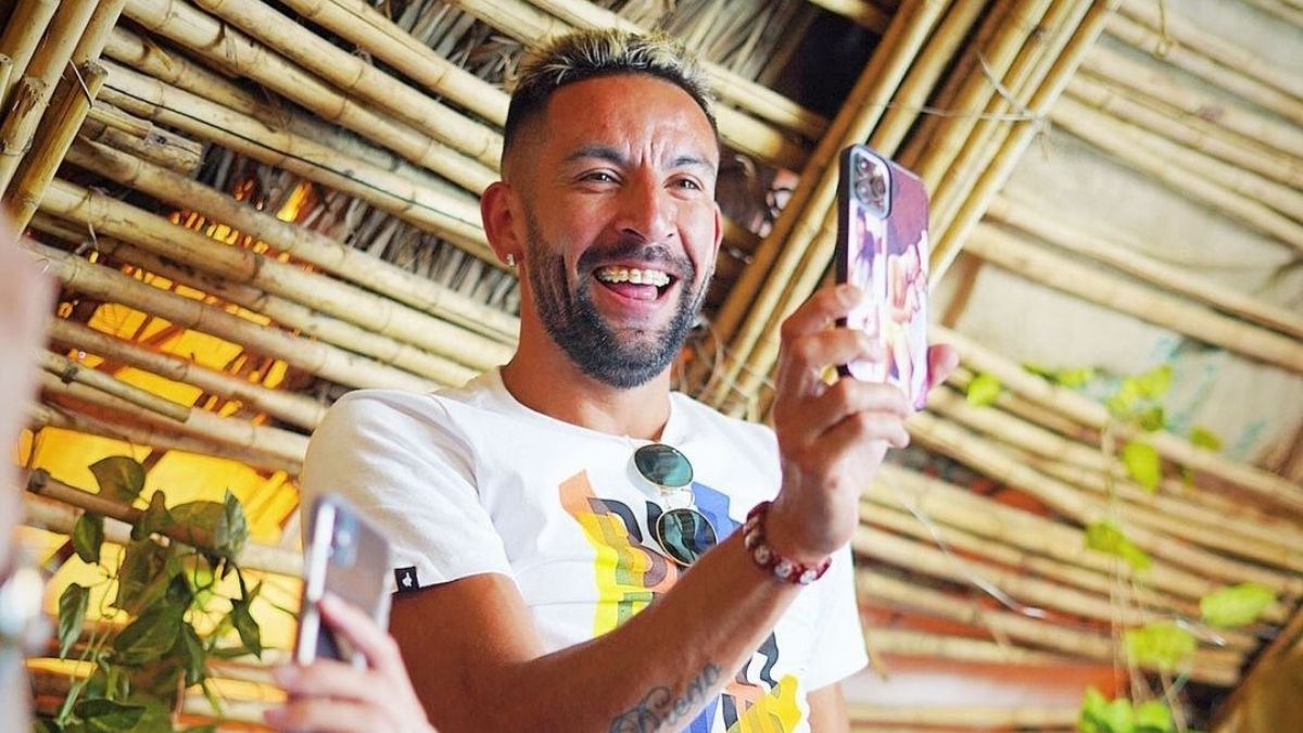 Mauricio Isla se muestra orgulloso en su rol como padre