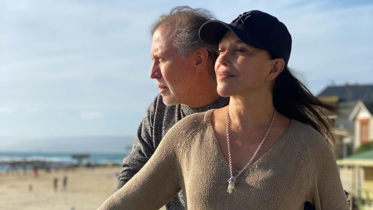 "Comenzando una nueva aventura": Carolina Arregui y su esposo se van de vacaciones