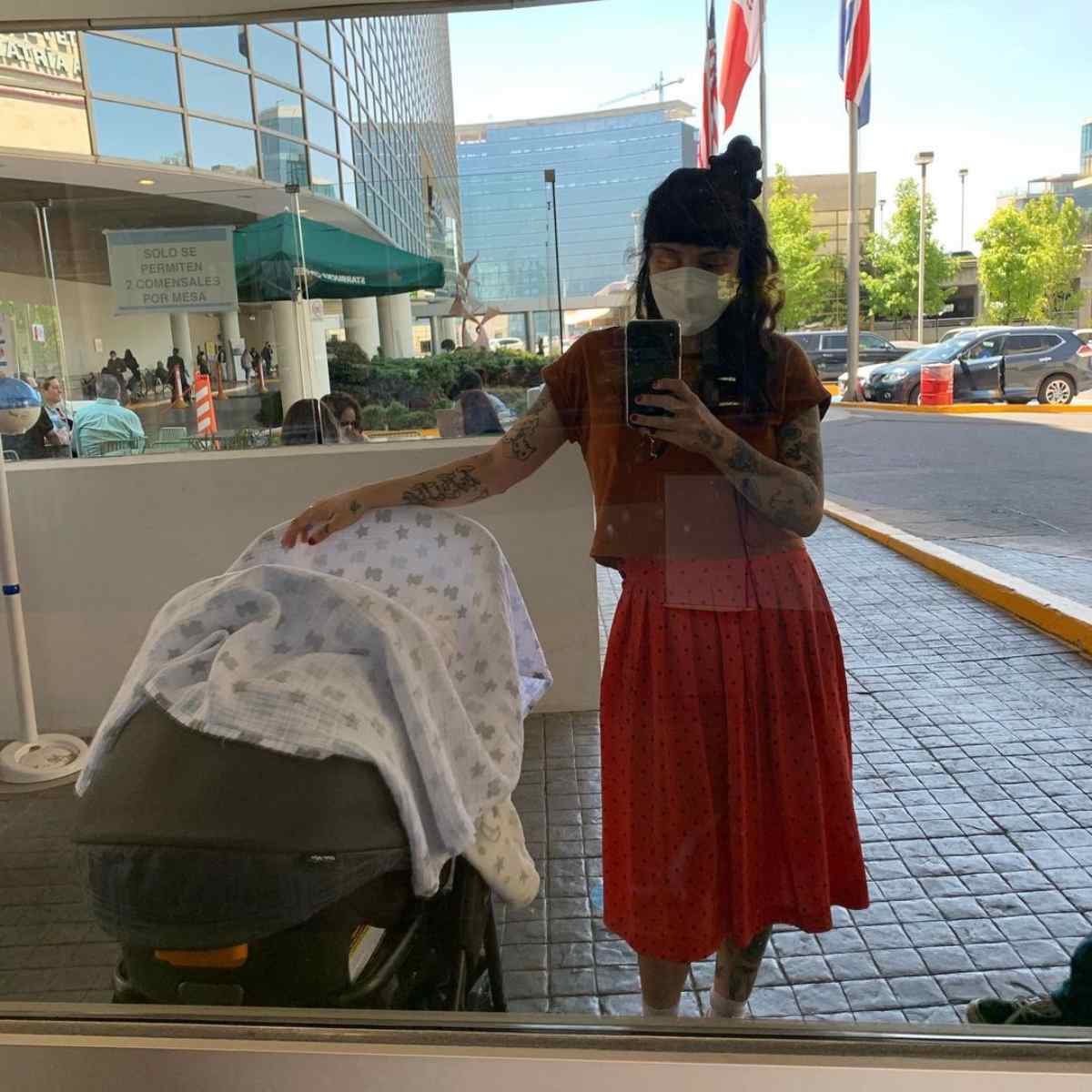 Mon Laferte Dia De La Madre  