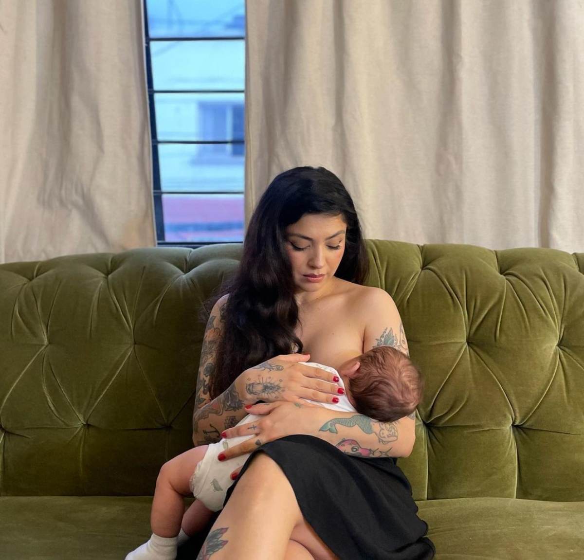 Mon Laferte Dia De La Madre 