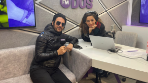 Beto Cuevas en FMDOS: ¿Cómo se lleva con los coaches de The Voice Chile?