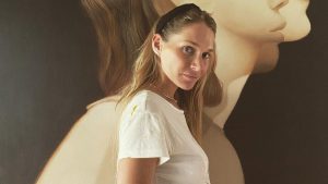 ¡Qué bella! Constanza Mackenna luce su pancita de embarazada en tierna foto