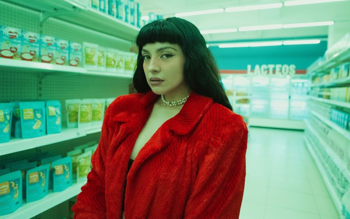 "Supermercado": Mon Laferte estrenó nuevo videoclip