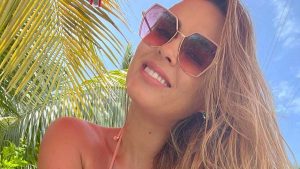 "Del frío al calor": Maura Rivera disfruta de sus caribeñas vacaciones
