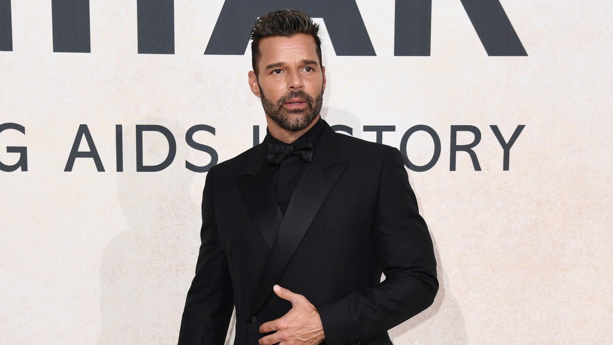 Ricky Martin alza la voz tras decisión de tribunal de archivar su denuncia: "hoy me toca sanar"