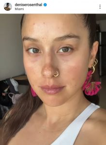 Denise Rosenthal deleita a sus seguidores con fotos al natural